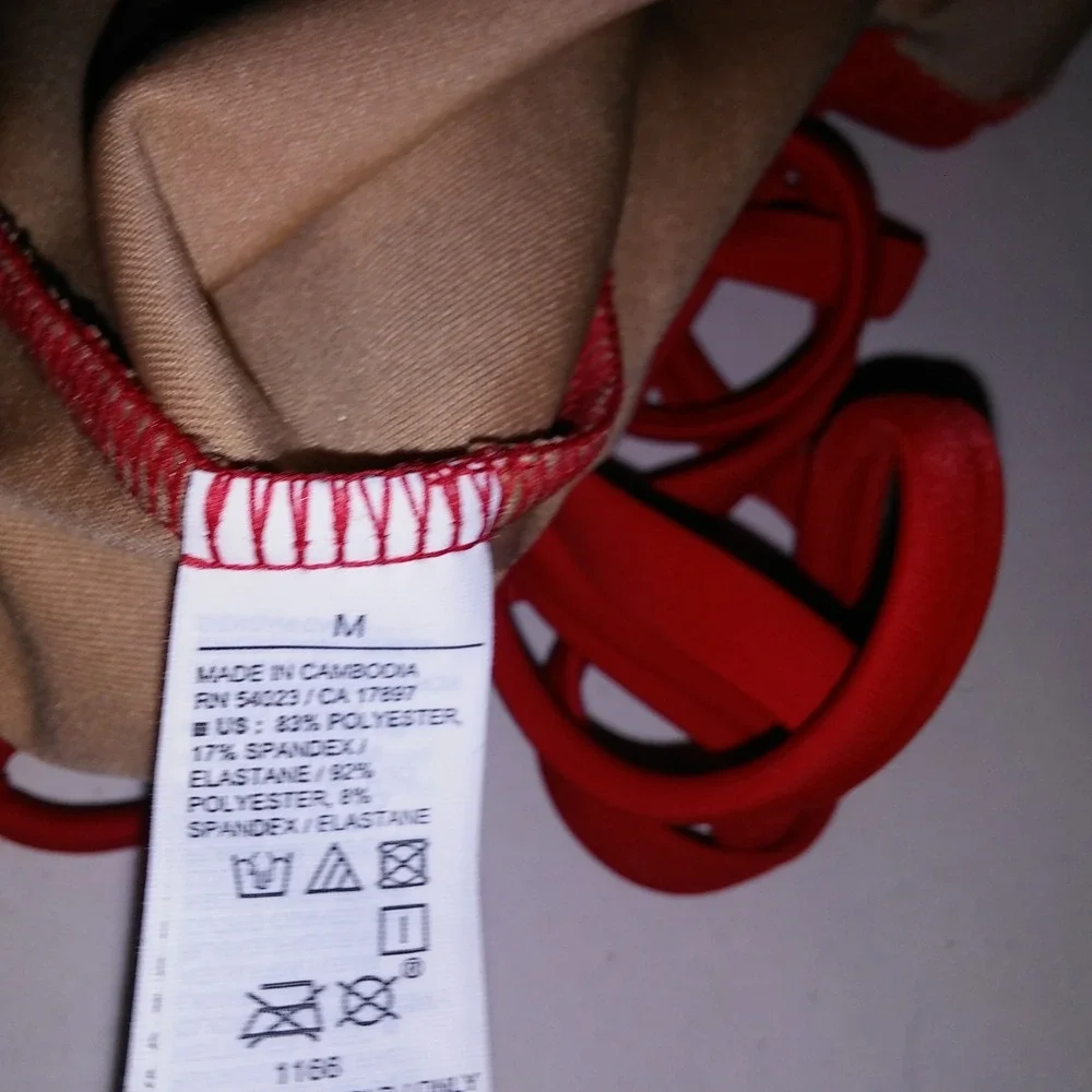 Old Navy Swim One Piece Medium Red Solid Removable Padding Wireless
